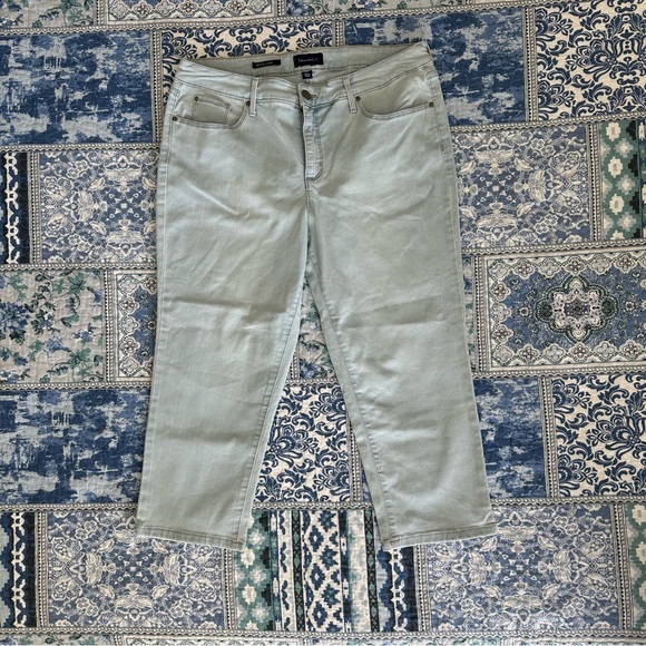 Charter Club Denim - Charter Club Bristol Capri Size 14P Tummy Control Blue Denim